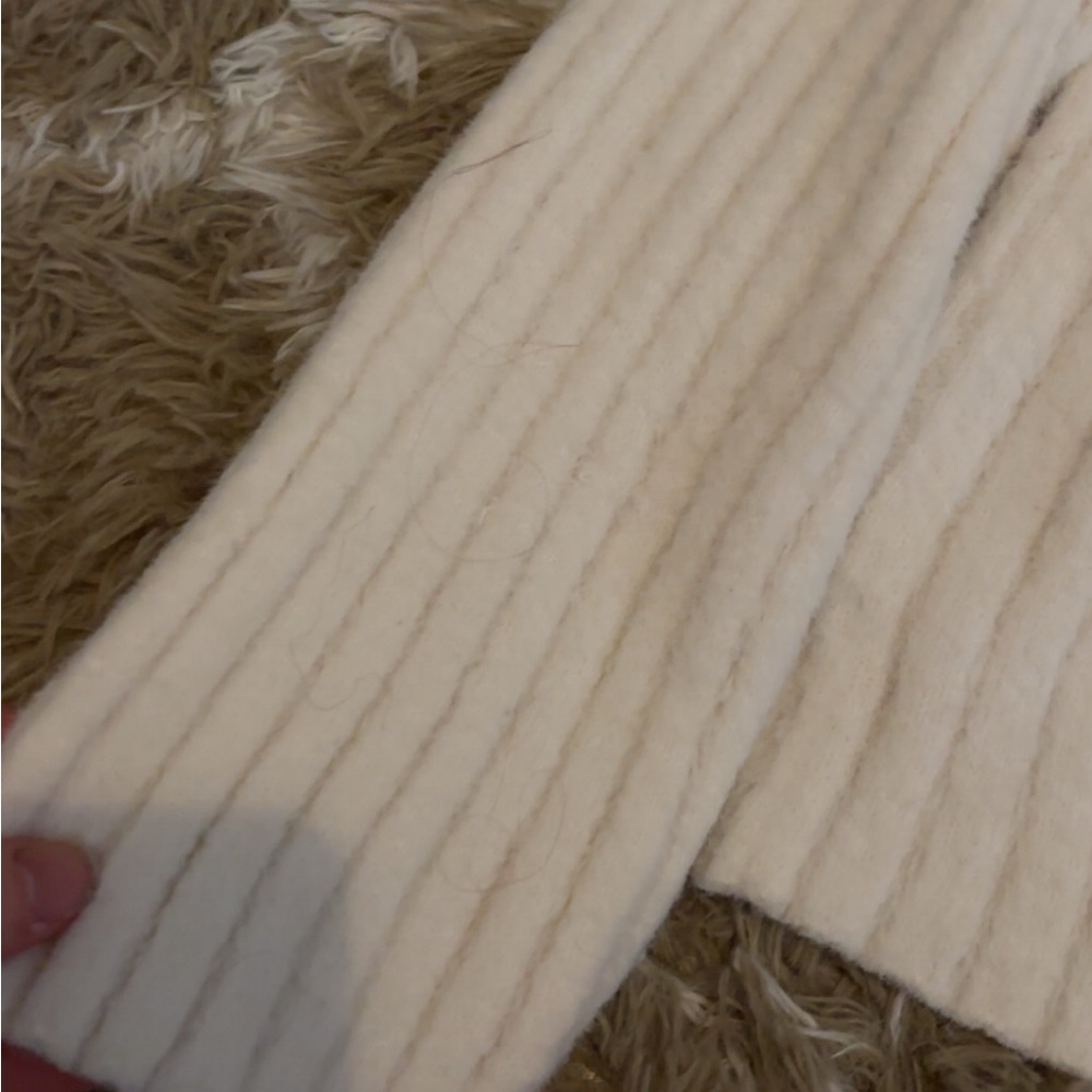 Aritzia Fuzzy Sweater - Picture 4 of 7